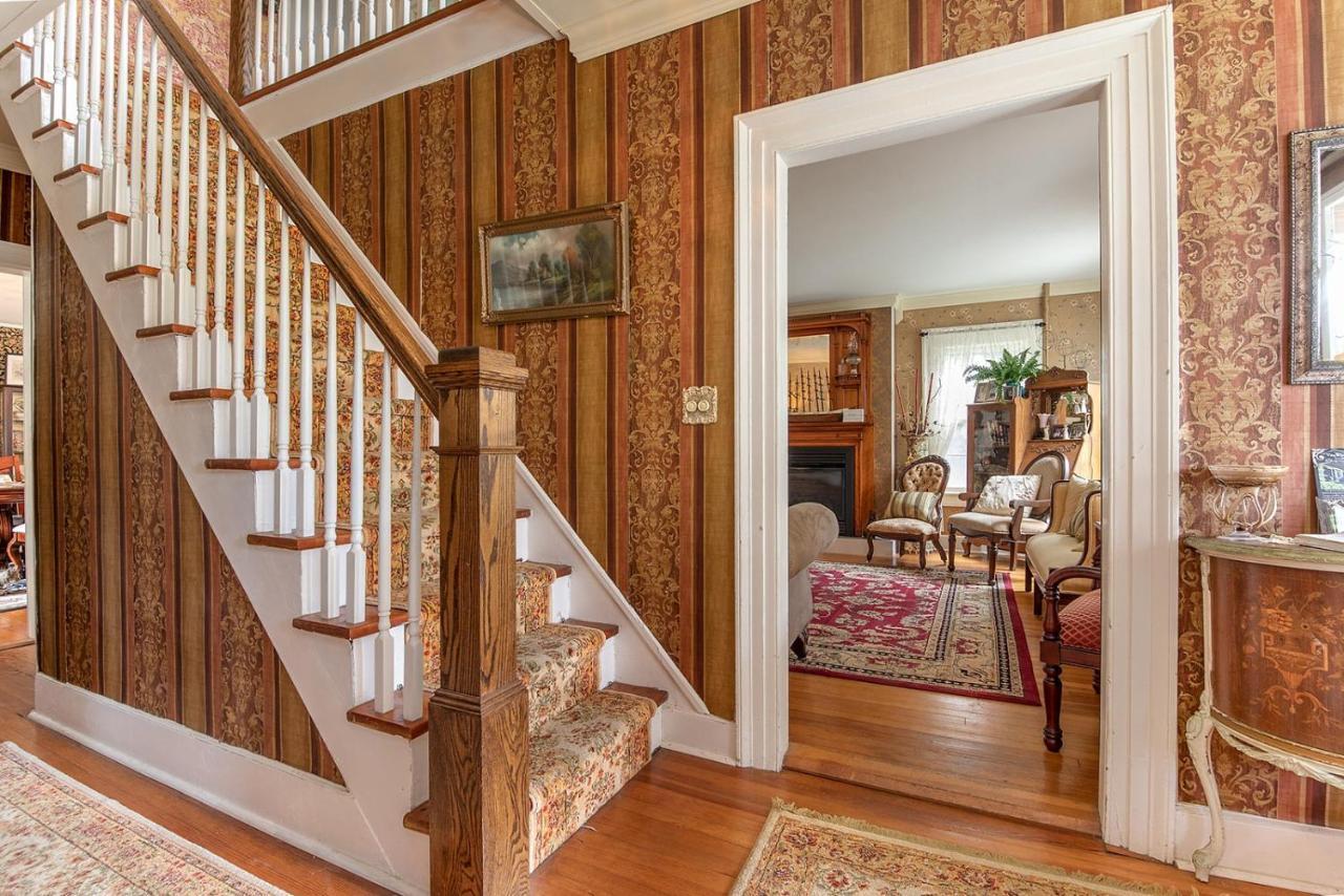 Van Winkle Inn Greenville Bagian luar foto